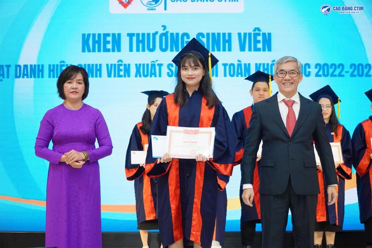 LỄ TỐT NGHIỆP CAO ĐẲNG CTIM – KHOẢNH KHẮC ĐÁNG NHỚ